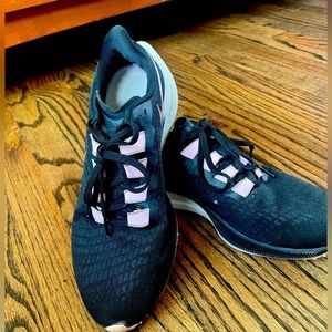 EUC women’s Nike Pegasus running shoes. US size 8